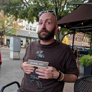 Meet your Posher, Lloyd